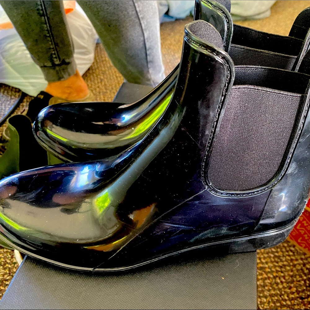 Life stride patentleather Chelsea boots size 9 new